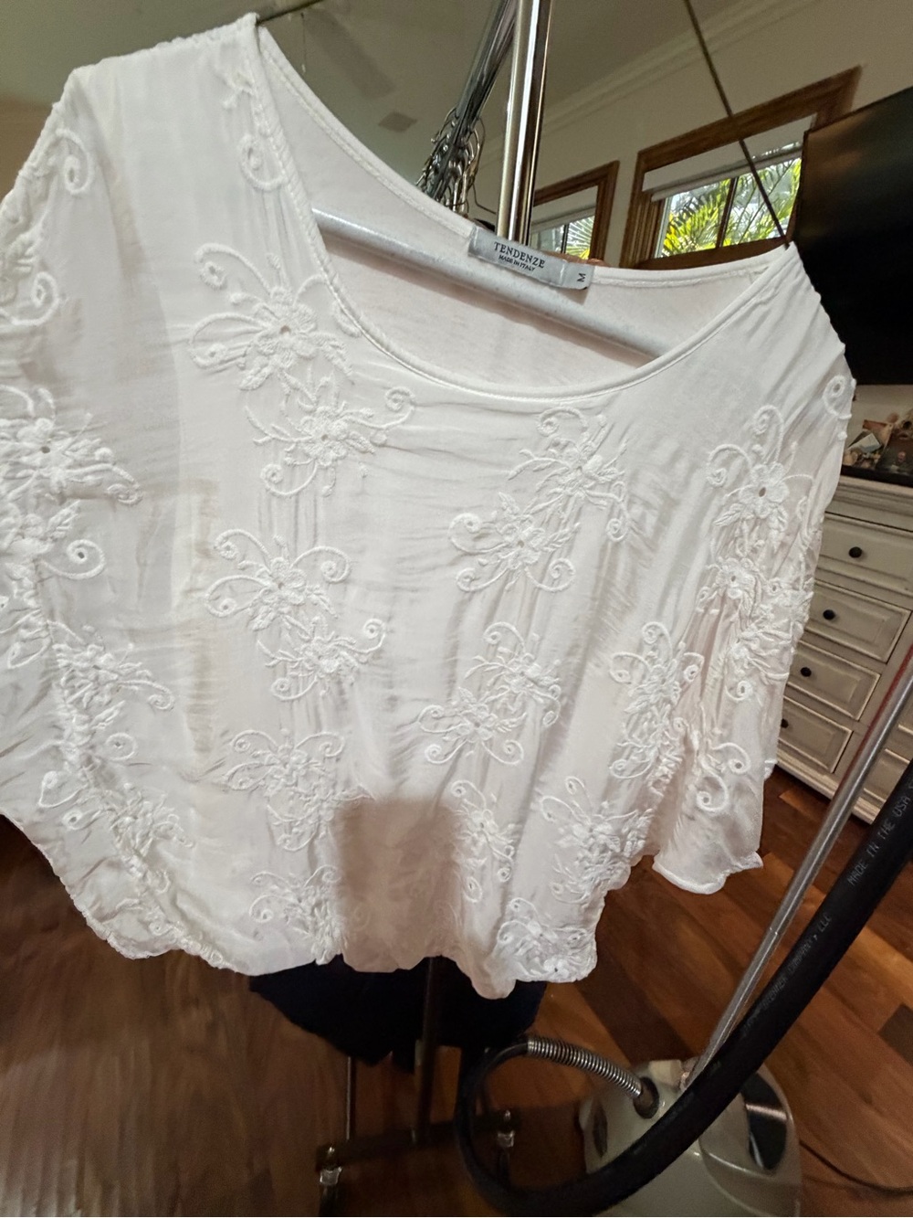 Tendence White Embroidered Scoop-Neck Tunic